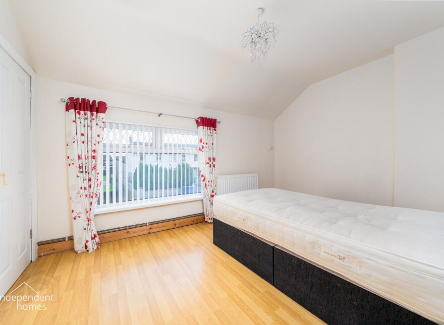 12 Drumahoe Terrace, Larne, BT40 2PU