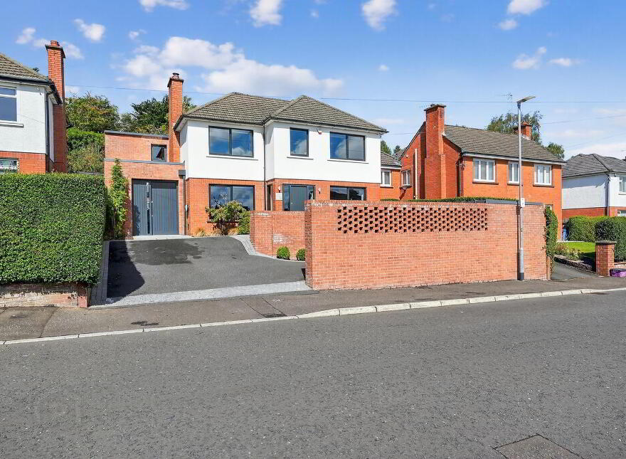 14 Hillside Drive, Belfast, BT9 5EJ