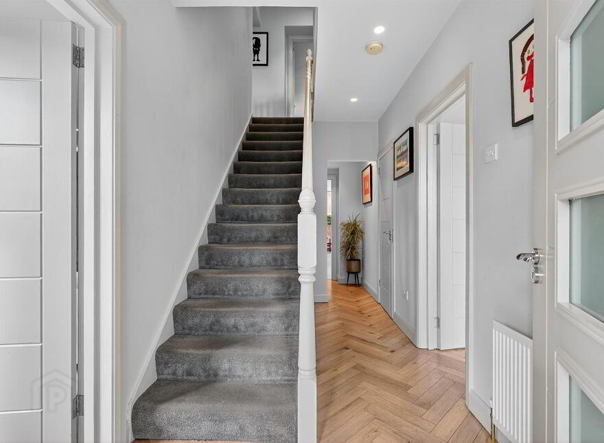 14 Hillside Drive, Belfast, BT9 5EJ