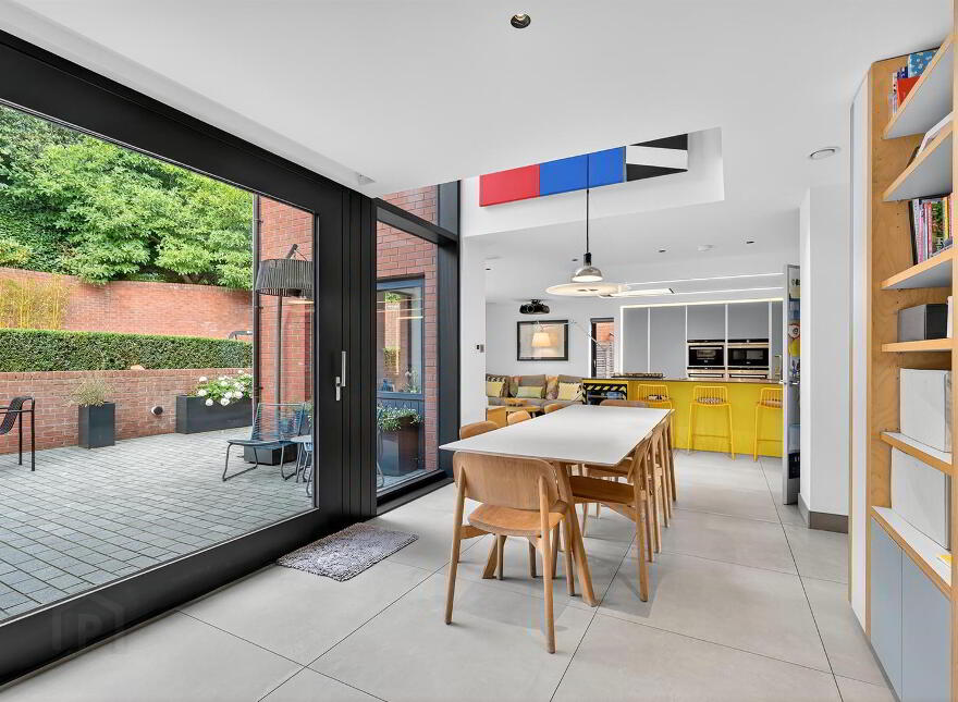 14 Hillside Drive, Belfast, BT9 5EJ