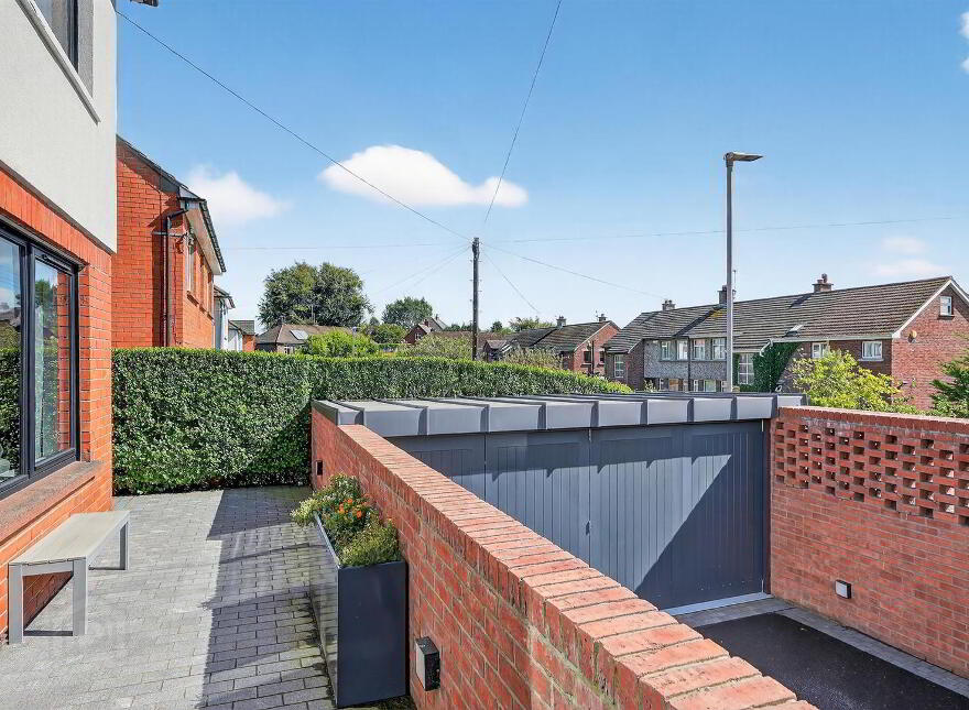 14 Hillside Drive, Belfast, BT9 5EJ