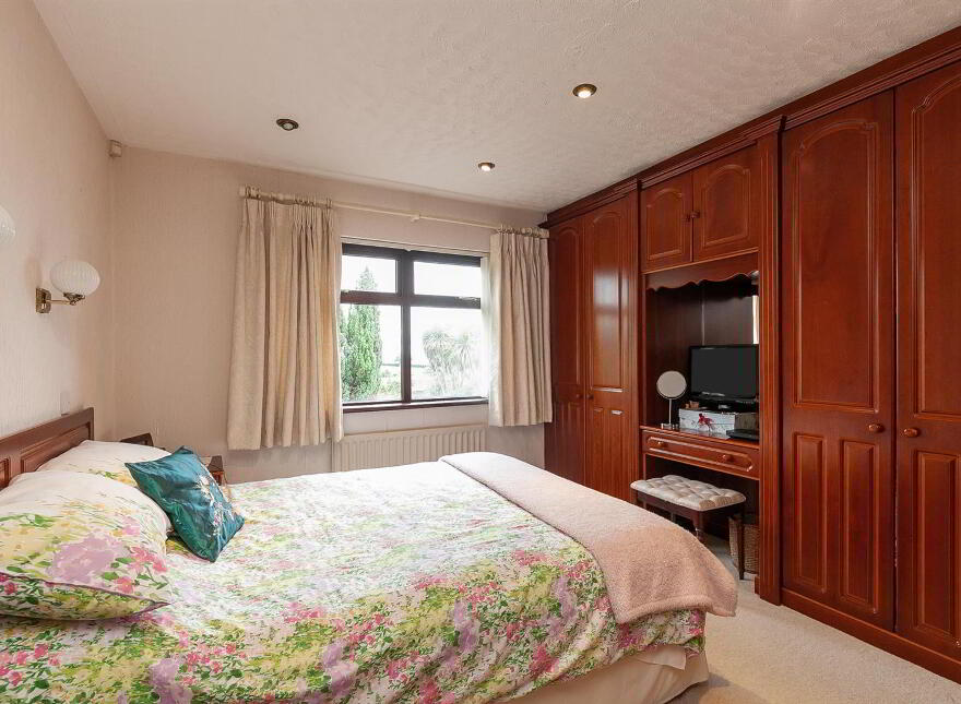 25 Eskylane Road, Antrim, BT41 2LL