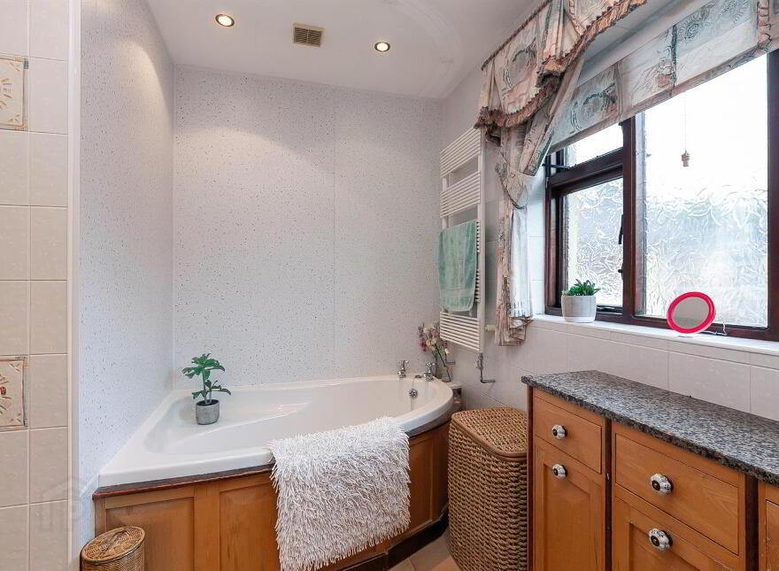 25 Eskylane Road, Antrim, BT41 2LL