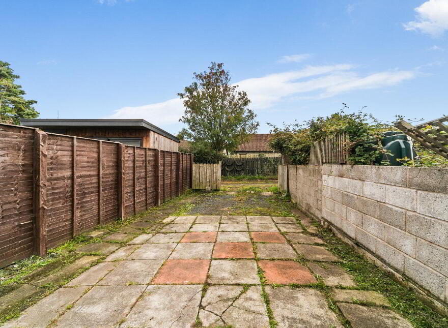 11 Warren Park, Lisburn, BT28 1LW