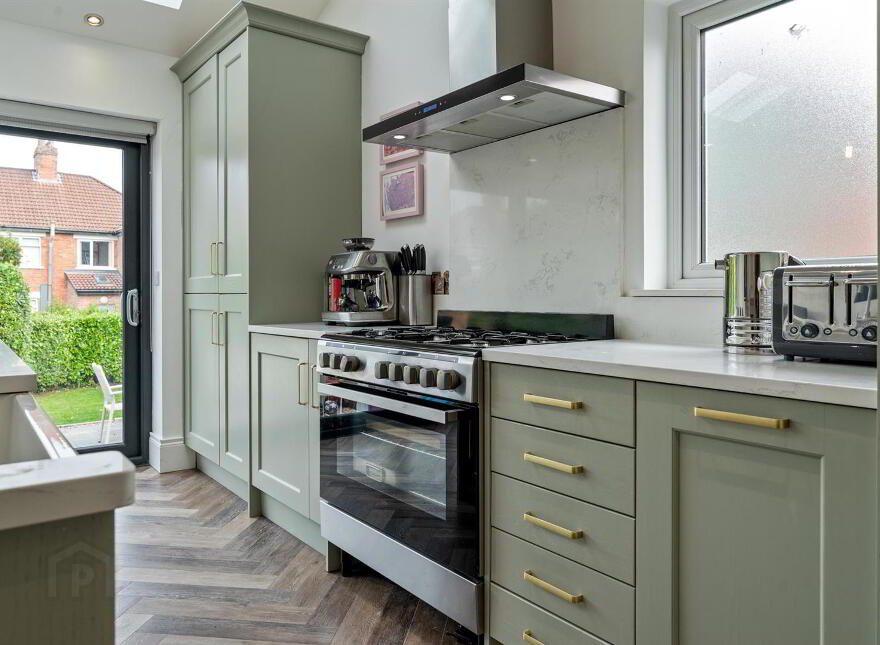 46 Knockbreda Park, Rosetta, Belfast, BT6 0HF