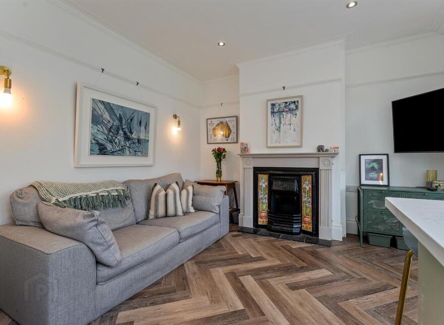 46 Knockbreda Park, Rosetta, Belfast, BT6 0HF