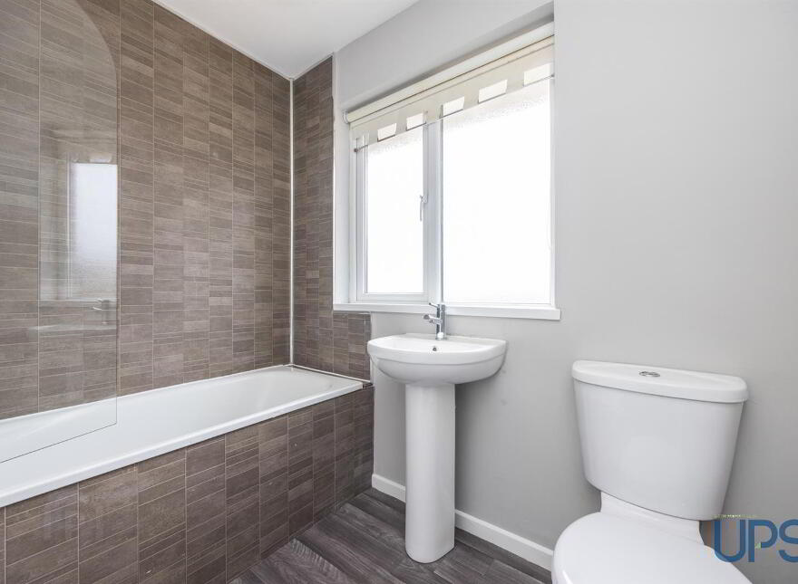8 Hillhead Heights, Stewartstown Road, Belfast, BT11 9FN