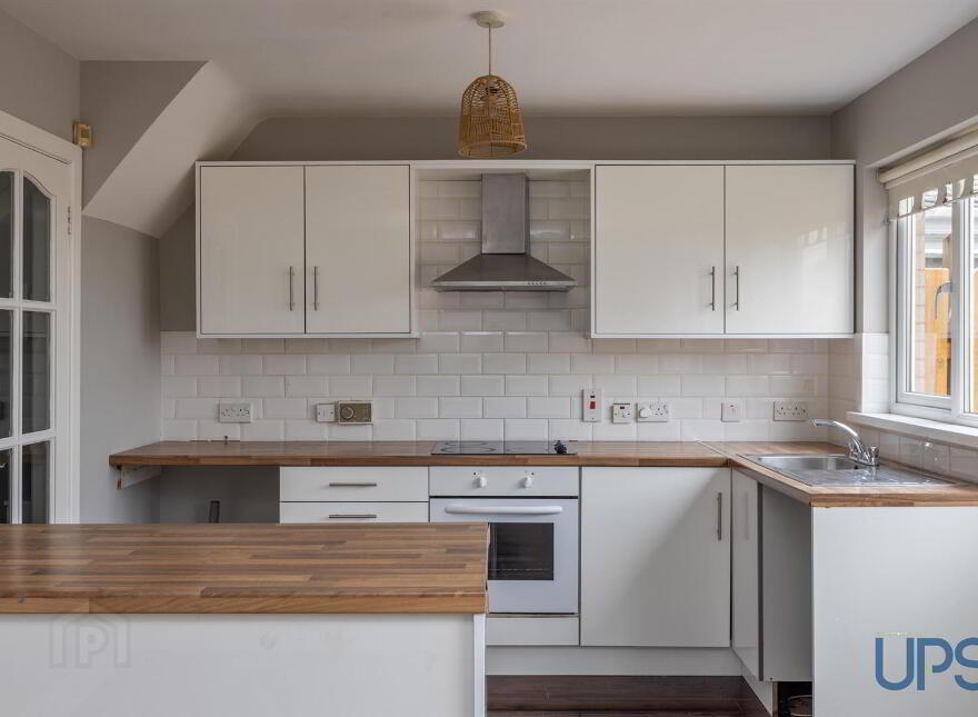 8 Hillhead Heights, Stewartstown Road, Belfast, BT11 9FN