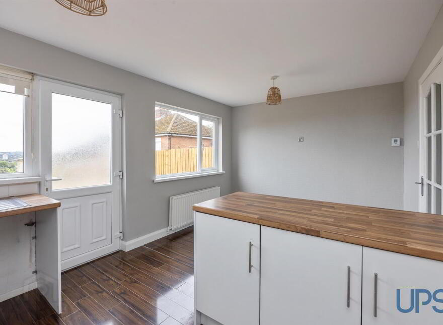 8 Hillhead Heights, Stewartstown Road, Belfast, BT11 9FN