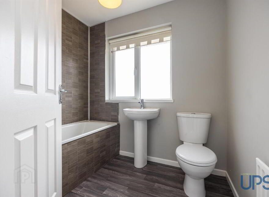 8 Hillhead Heights, Stewartstown Road, Belfast, BT11 9FN