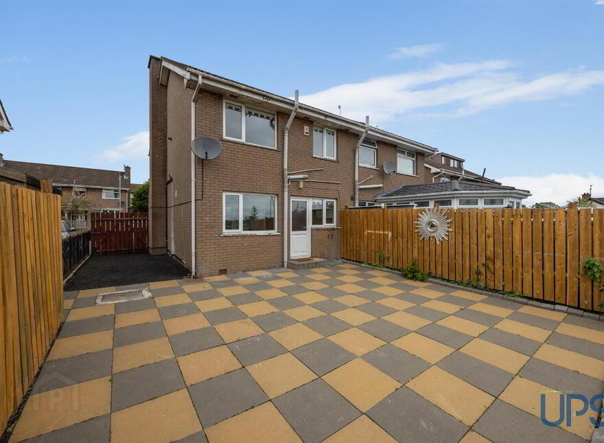 8 Hillhead Heights, Stewartstown Road, Belfast, BT11 9FN
