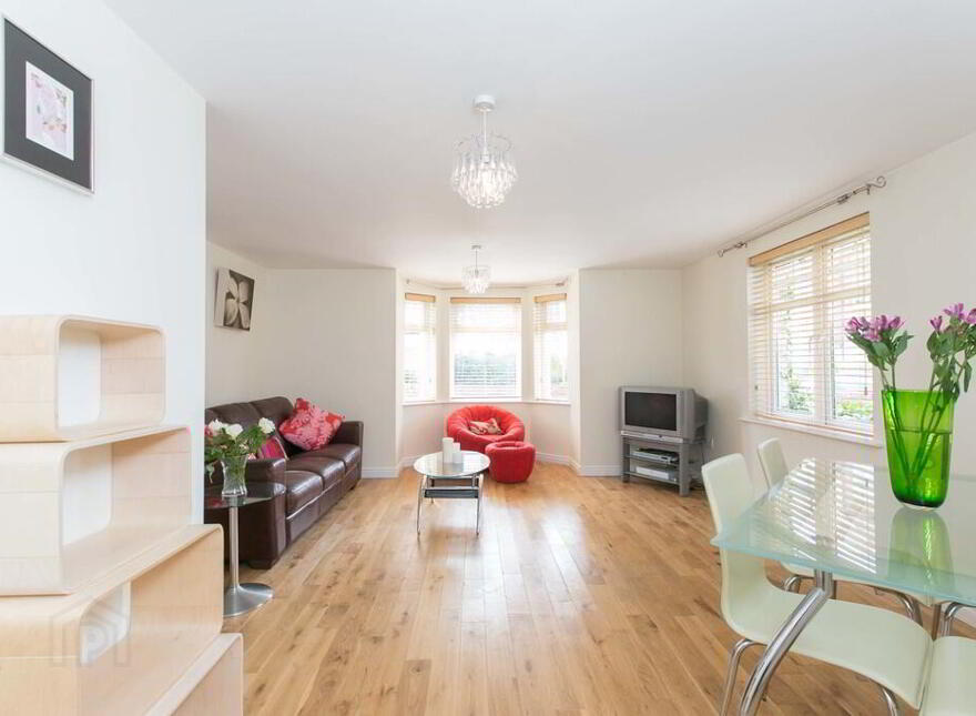 2 Academy House, Wellington Square, Belfast, BT7 3LF