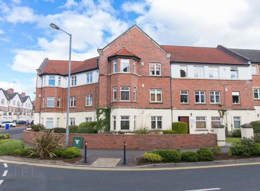 2 Academy House, Wellington Square, Belfast, BT7 3LF