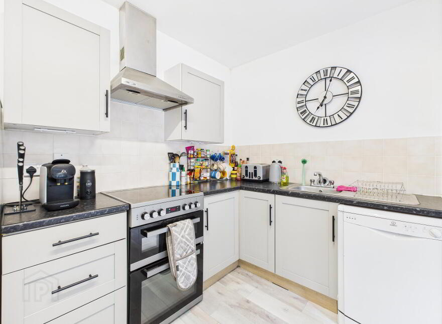 97 South Parade, Ravenhill Road, Belfast, BT7 2GN
