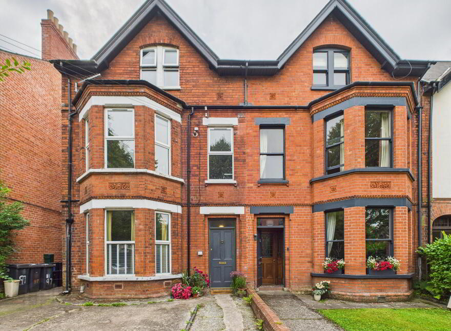 97 South Parade, Ravenhill Road, Belfast, BT7 2GN photo