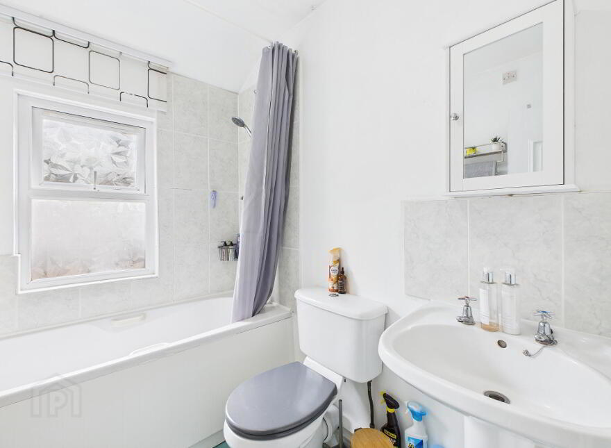97 South Parade, Ravenhill Road, Belfast, BT7 2GN