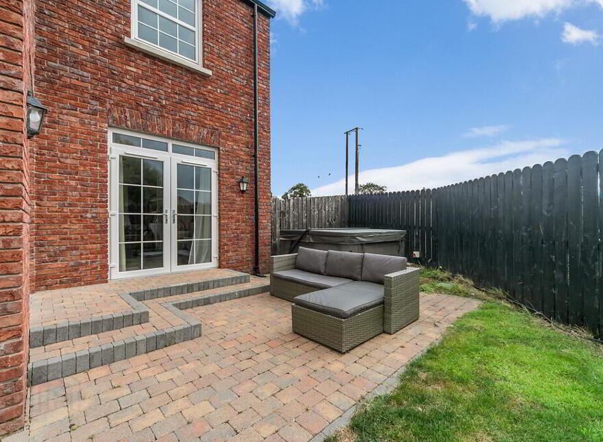 52 Governors Gate Demesne, Ballynahinch Road, Royal Hillsborough, BT26 6TU