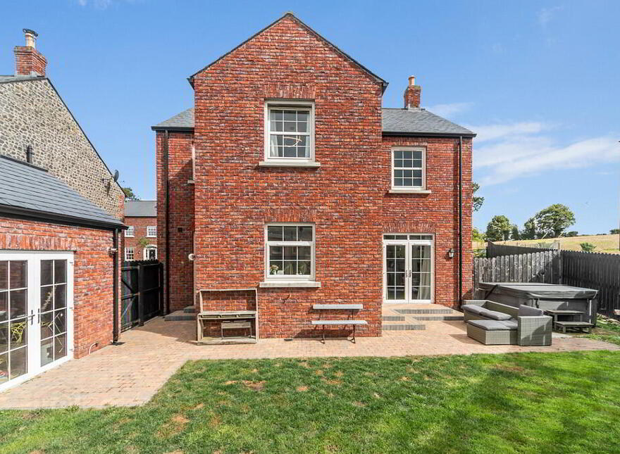 52 Governors Gate Demesne, Ballynahinch Road, Royal Hillsborough, BT26 6TU