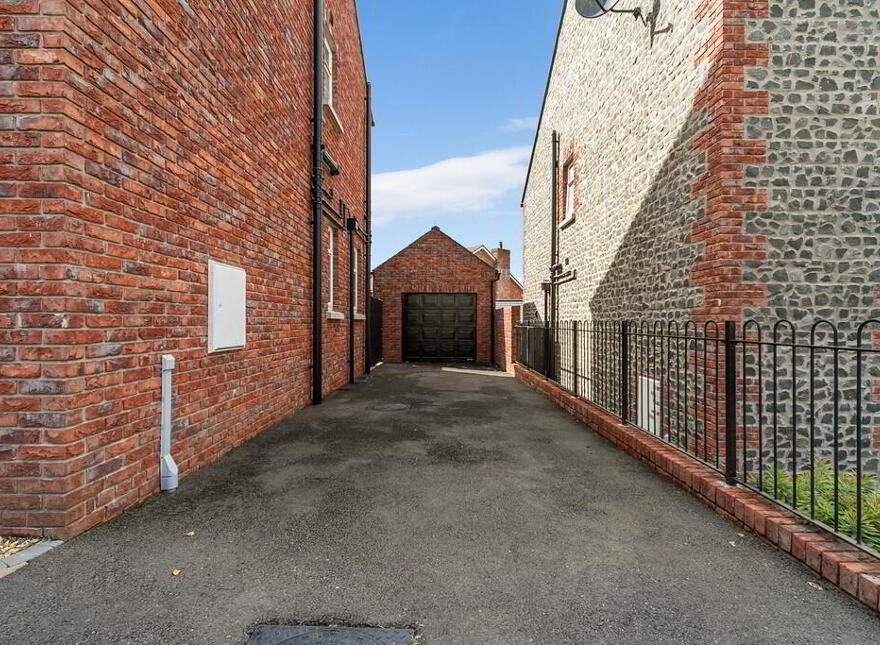 52 Governors Gate Demesne, Ballynahinch Road, Royal Hillsborough, BT26 6TU