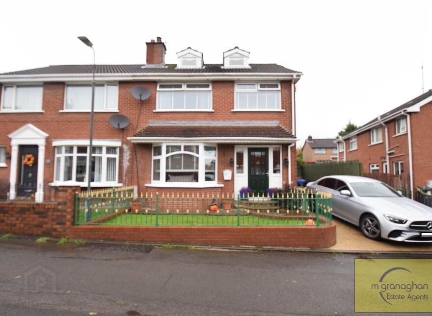 19 Lake Glen Drive, Belfast, BT11 8TF photo