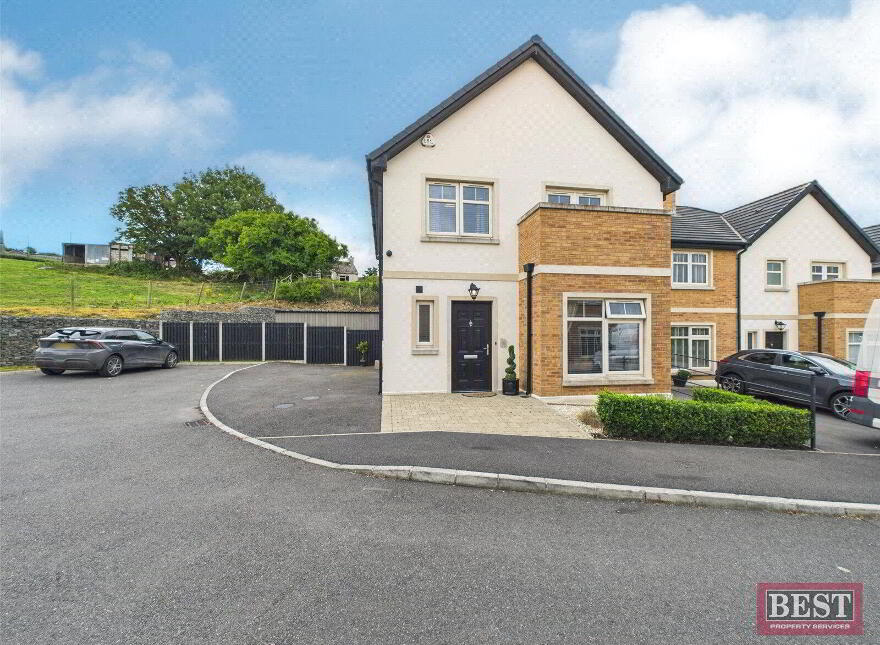 12 Belvedere Heights, Warrenpoint, Newry, BT34 3XZ photo