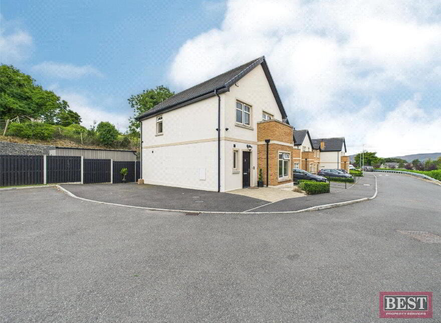 12 Belvedere Heights, Warrenpoint, Newry, BT34 3XZ