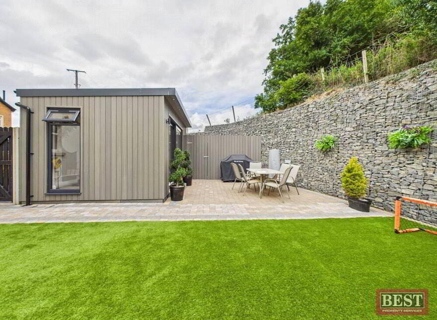 12 Belvedere Heights, Warrenpoint, Newry, BT34 3XZ