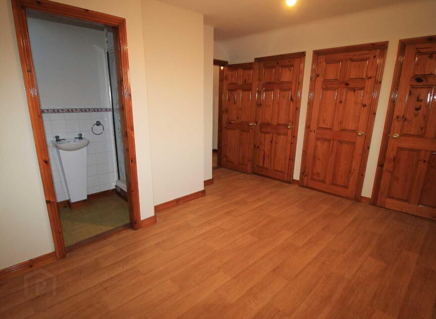 57 College Glen, Londonderry, BT48 8PX