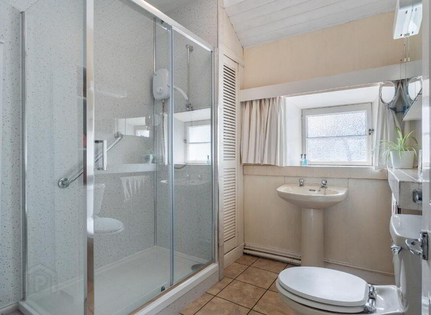 64 Knock Road, Belfast, BT5 6LR