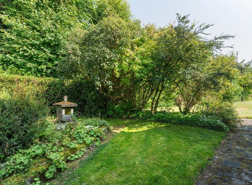 64 Knock Road, Belfast, BT5 6LR