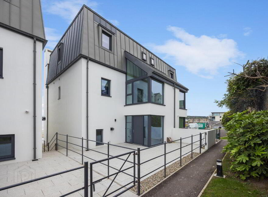 55a Causeway Street, Portrush, BT56 8AD