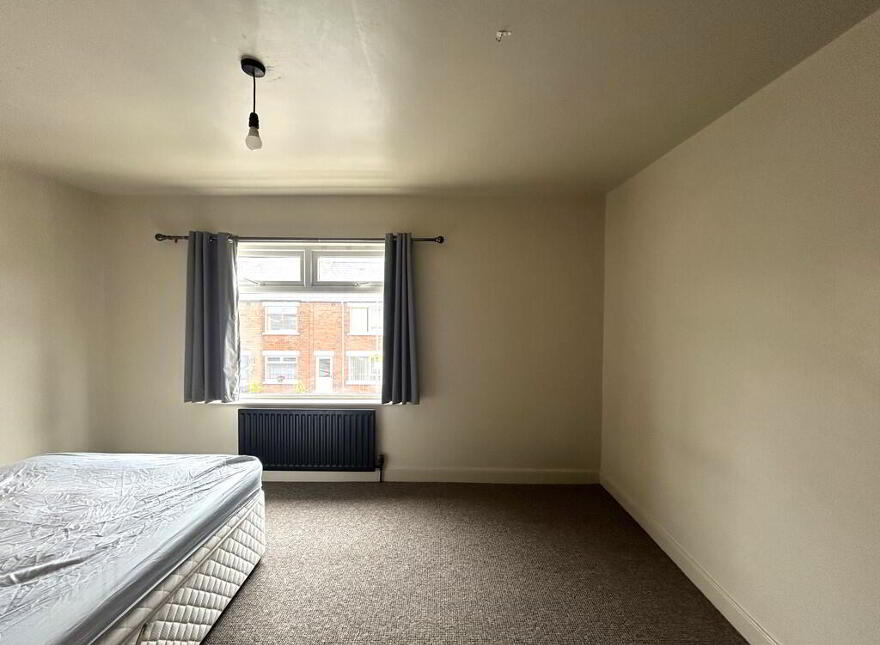 13 Loopland Parade, Belfast, BT6 9EF