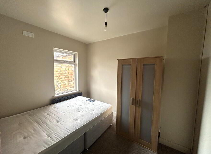 13 Loopland Parade, Belfast, BT6 9EF