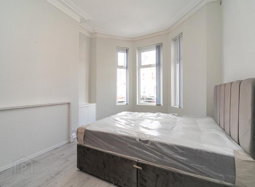 124 Agincourt Avenue, Belfast, BT7 1QD