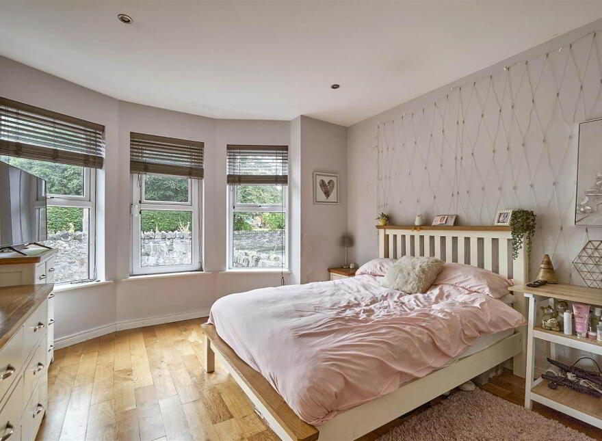 26 Demesne Gate, Holywood, BT18 9FR