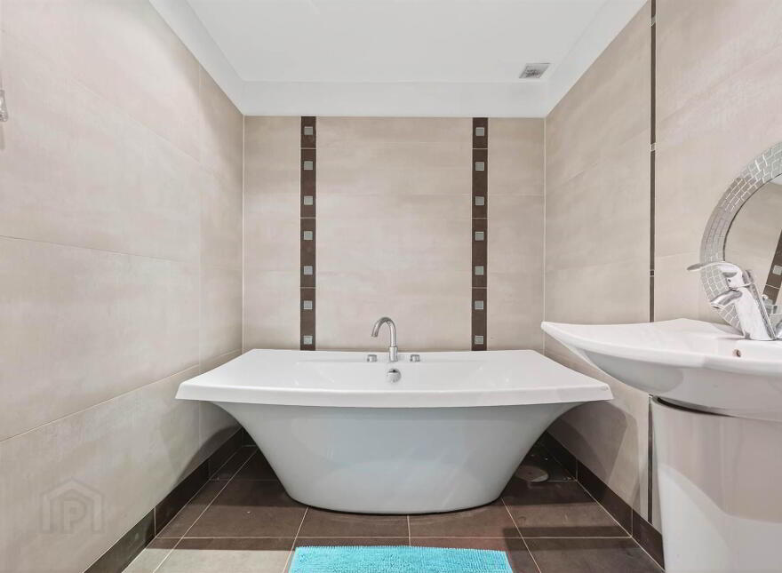 26 Demesne Gate, Holywood, BT18 9FR