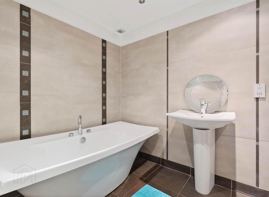 26 Demesne Gate, Holywood, BT18 9FR