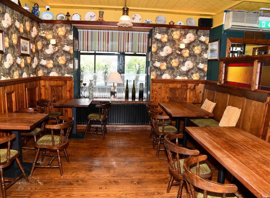 Finn's Bar & Restaurant, Milltown,Galway, H54Y038