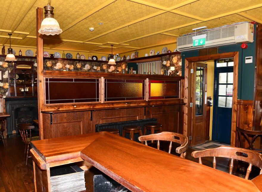 Finn's Bar & Restaurant, Milltown,Galway, H54Y038