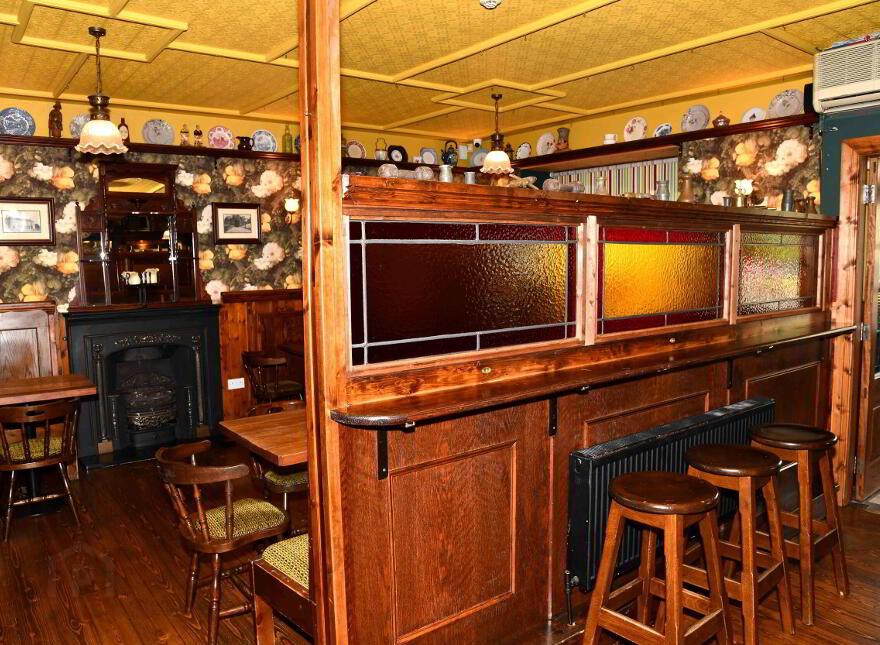 Finn's Bar & Restaurant, Milltown,Galway, H54Y038