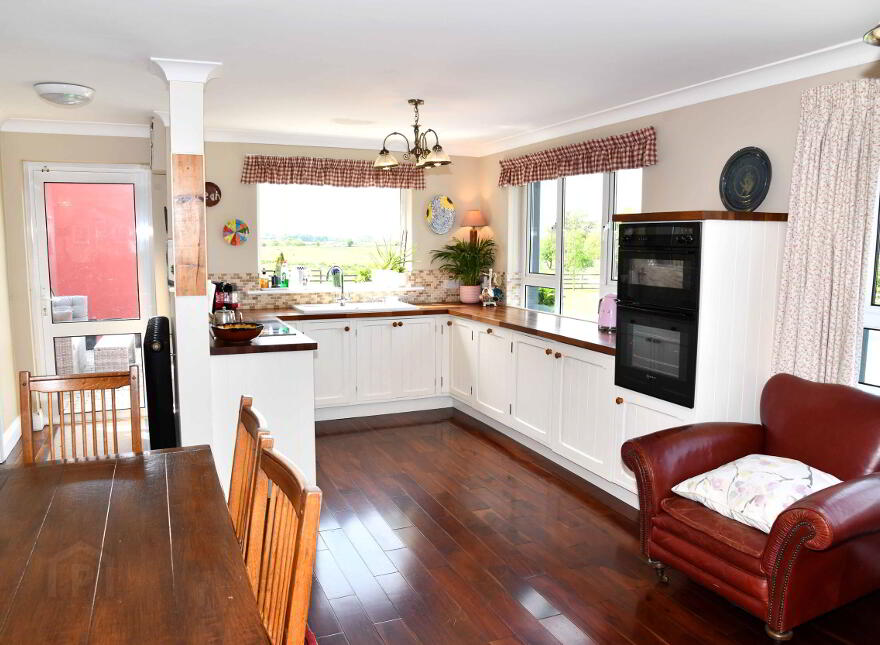 Finn's Bar & Restaurant, Milltown,Galway, H54Y038