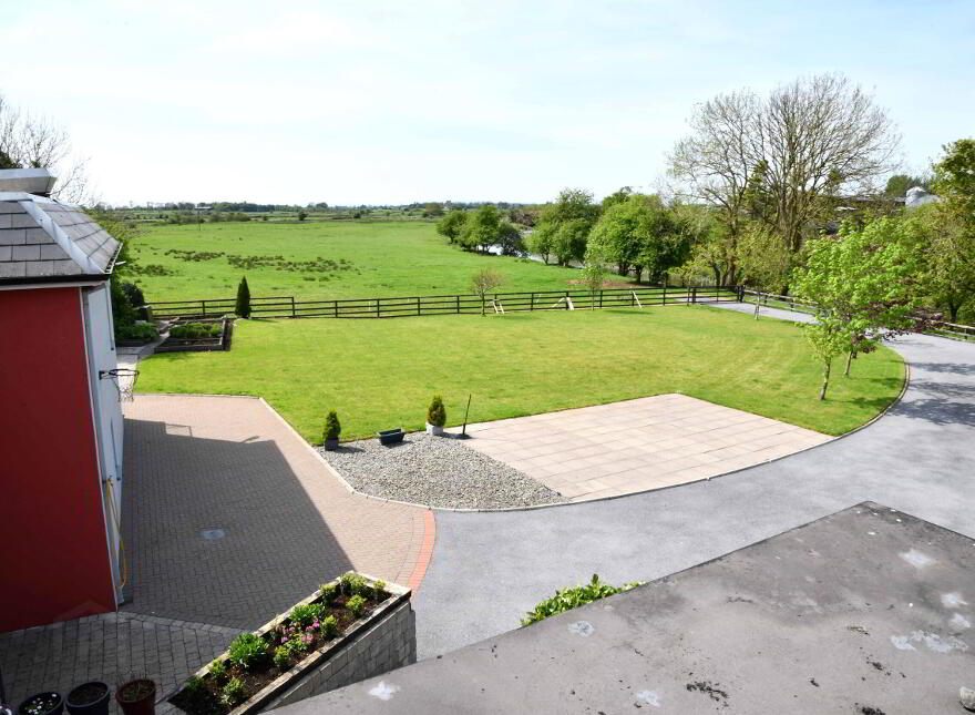 Finn's Bar & Restaurant, Milltown,Galway, H54Y038