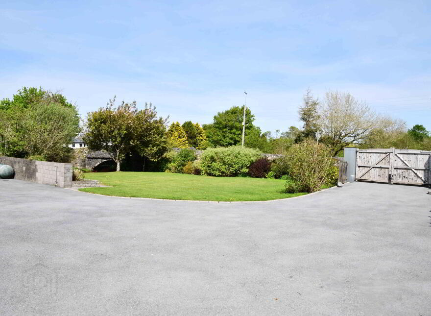 Finn's Bar & Restaurant, Milltown,Galway, H54Y038