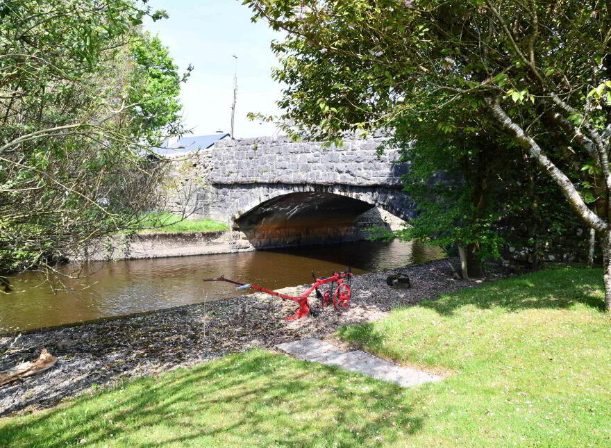 Finn's Bar & Restaurant, Milltown,Galway, H54Y038