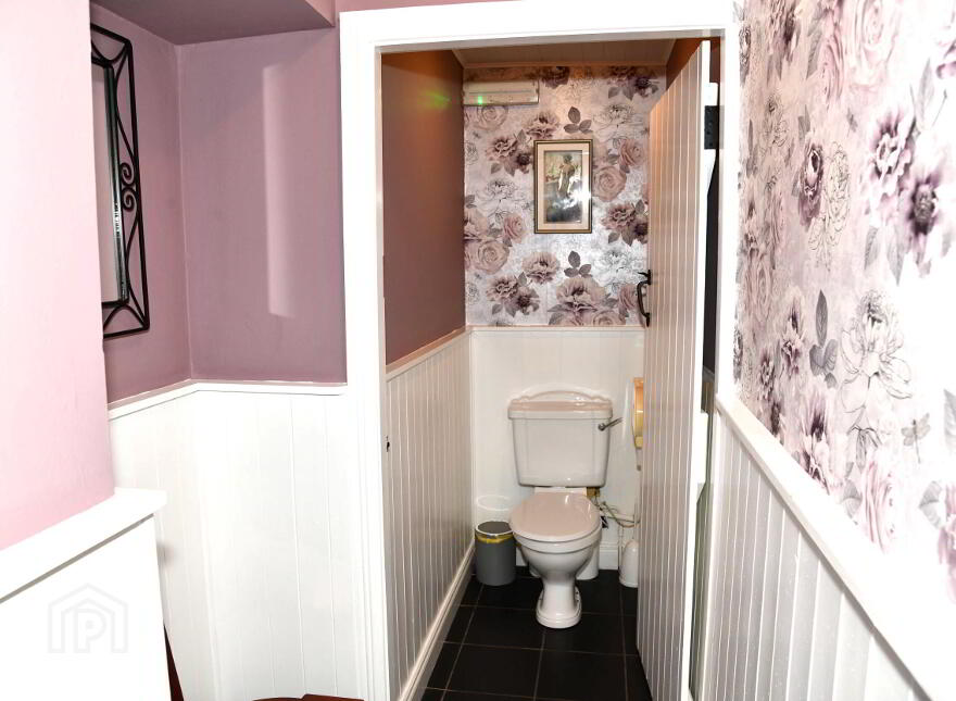 Finn's Bar & Restaurant, Milltown,Galway, H54Y038