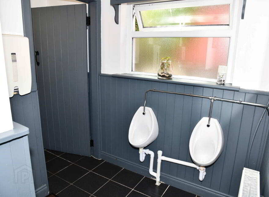 Finn's Bar & Restaurant, Milltown,Galway, H54Y038
