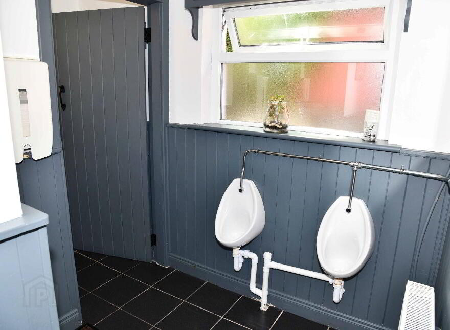 Finn's Bar Restaurant, Milltown, H54Y038