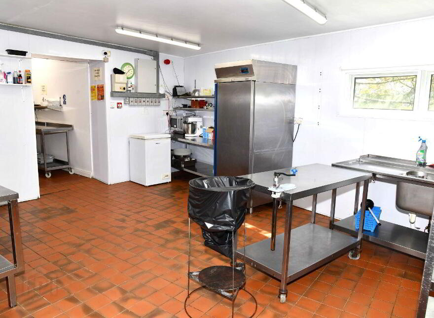 Finn's Bar Restaurant, Milltown, H54Y038