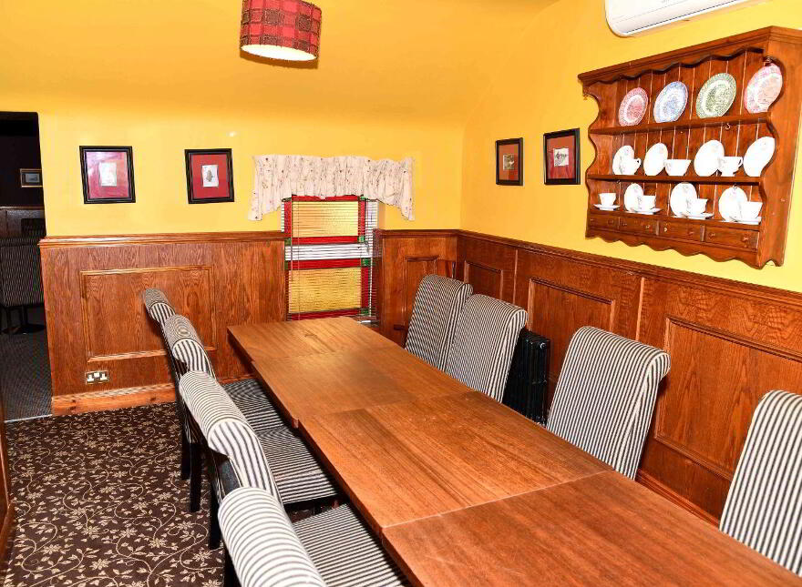 Finn's Bar Restaurant, Milltown, H54Y038