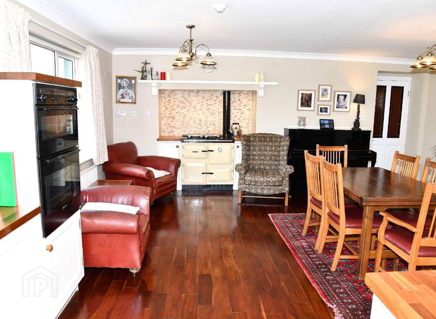Finn's Bar Restaurant, Milltown, H54Y038